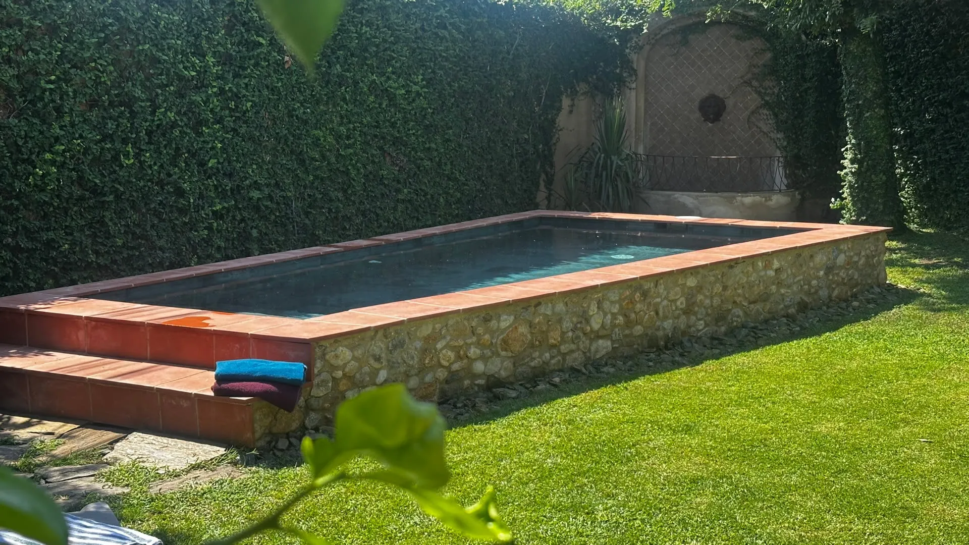 Private pool and lawn garden
